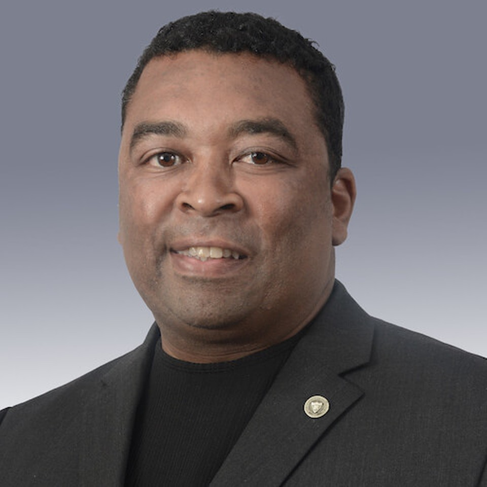 A headshot of Kim Wells, a member of the Howard Online MBA faculty